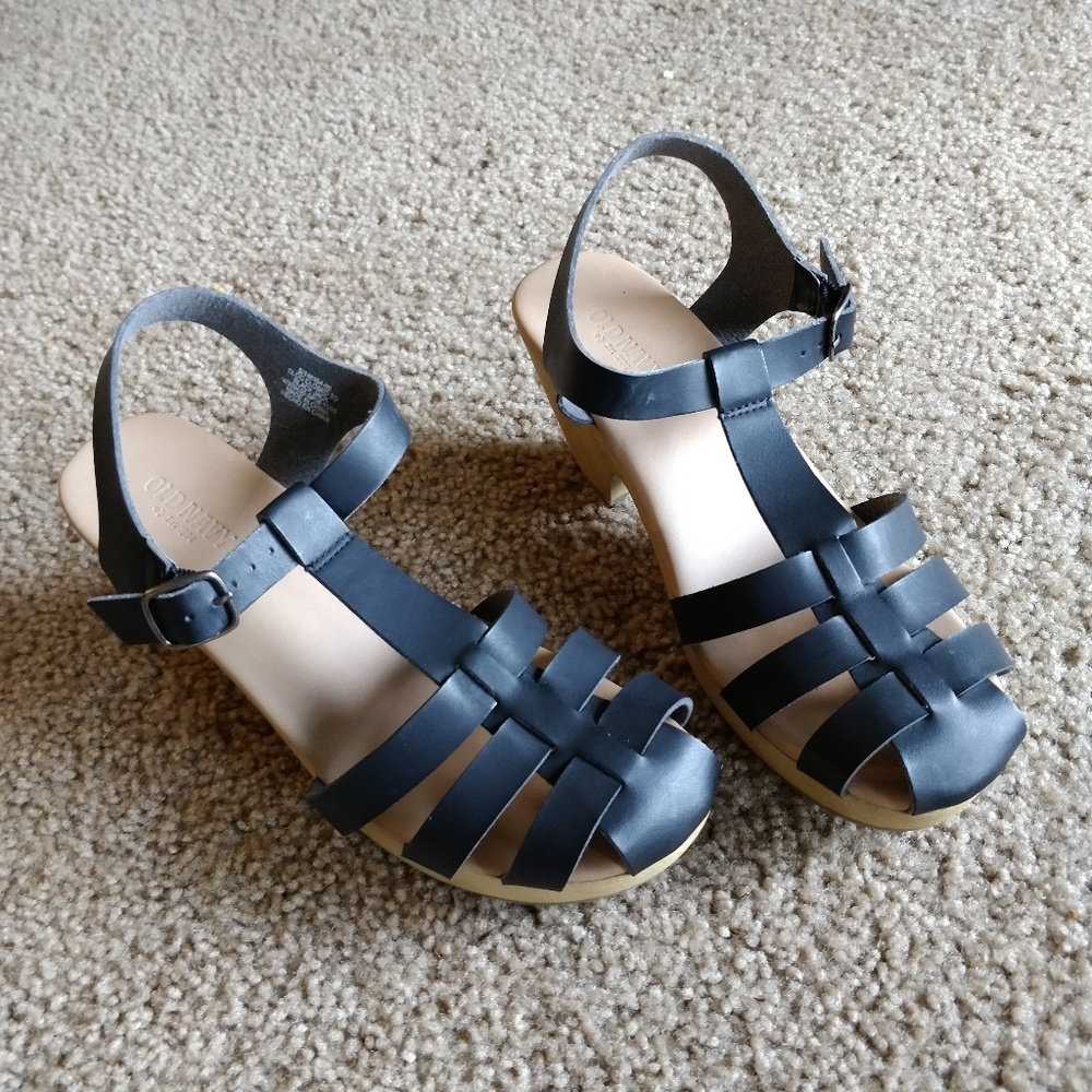 Old navy clogs